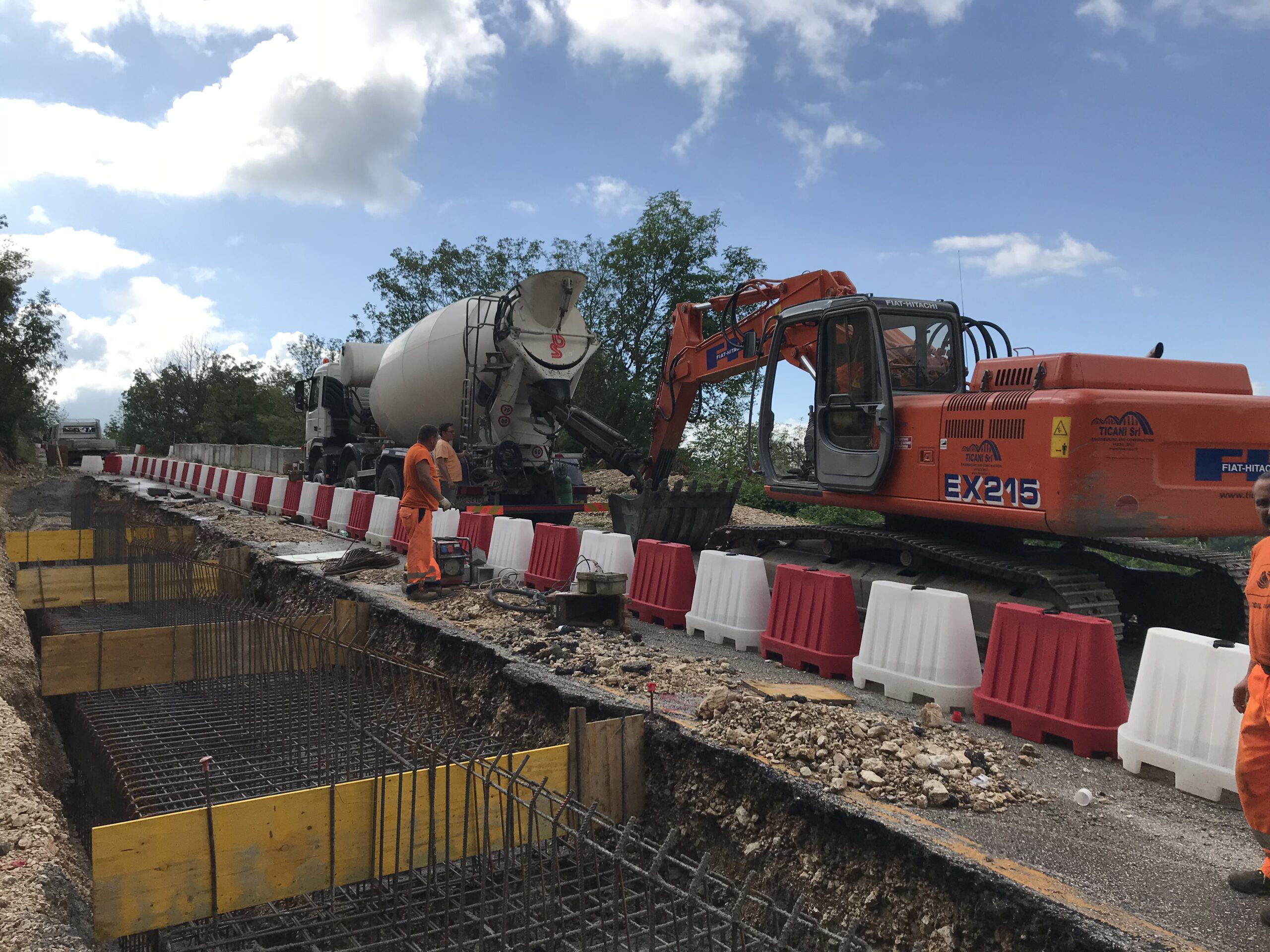 Rifacimento del manto stradale con bagno di micropali